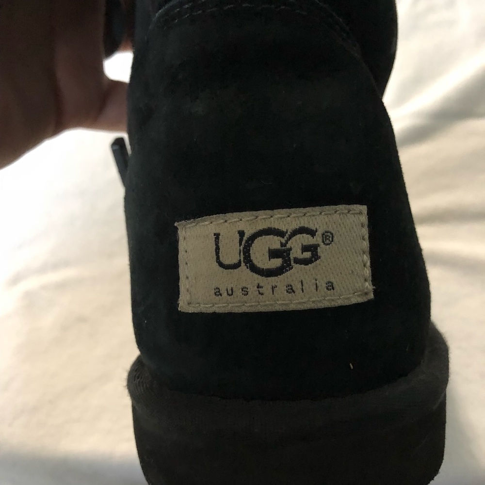 Used woman’s size 7 uggs